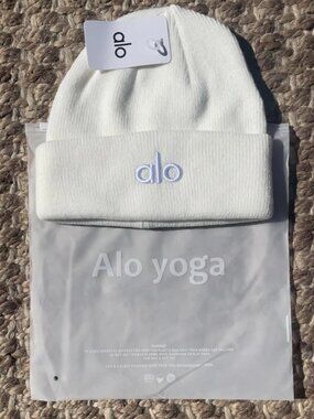 Alo Yoga Notable Beanie Cream/White